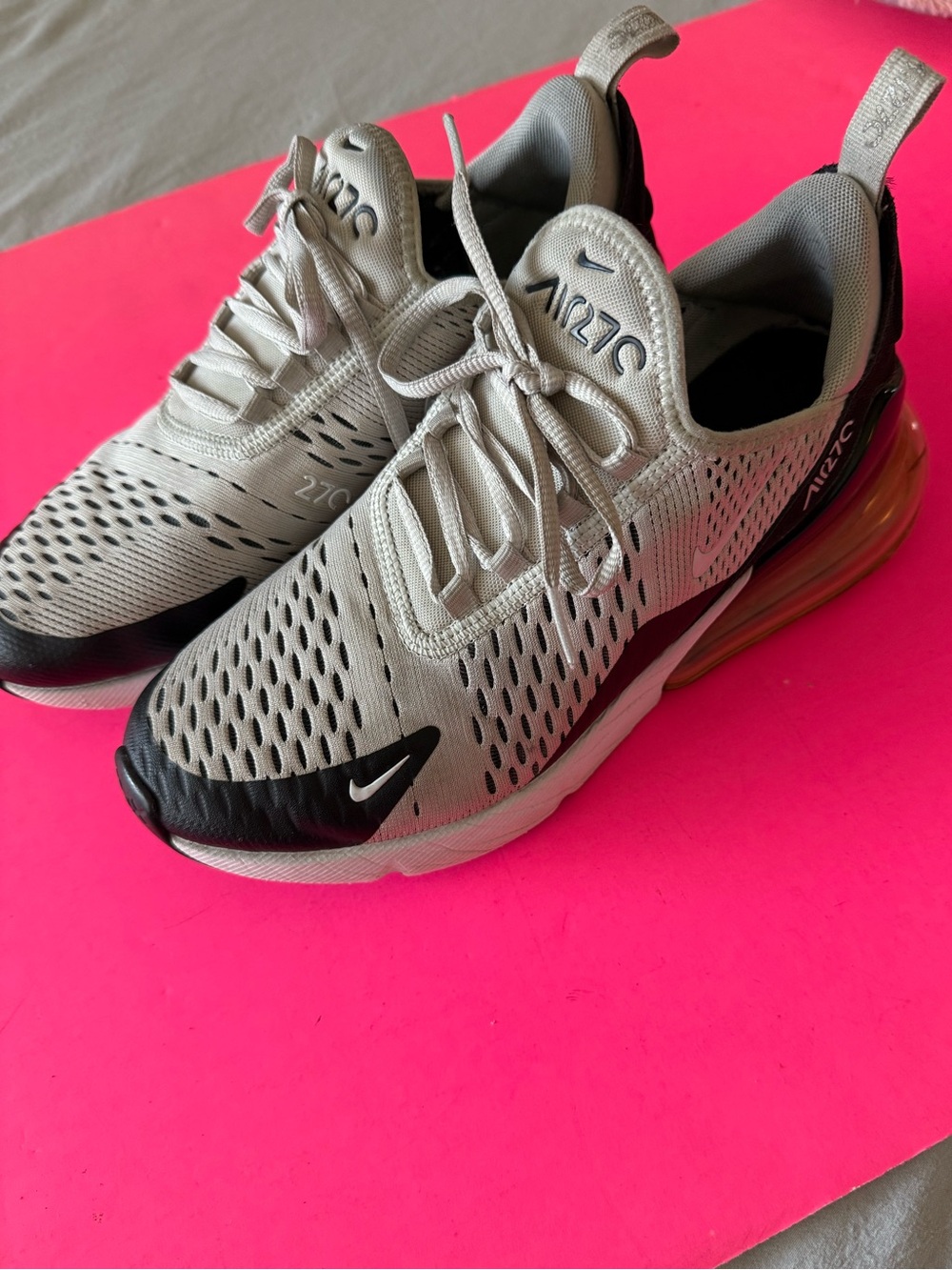 Nike Air Max 270 boys/Men’s Sneakers - Light Gray/Black with Gold